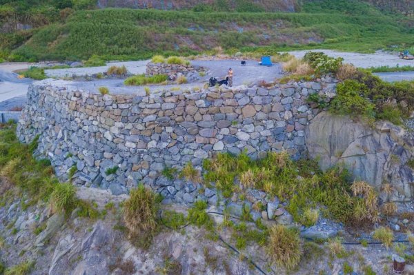 启盈优配 龙泰景区“最佳”露营地体验，夏日的海风习习，视野开阔风景醉人